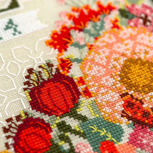 趣味・スポーツ・実用 CONTEMPORARY DANISH CROSS-STITCH DESIGN Vegetable Garden Sampler Cross Stitch Pattern, Country Cottage