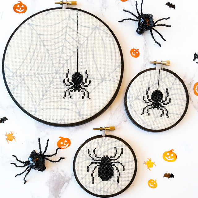 Free cross stitch pattern - spooky Halloween spiders
