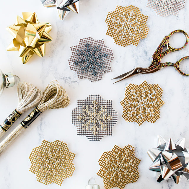 How to make cross stitch snowflakes with metallic thread and metallic paper