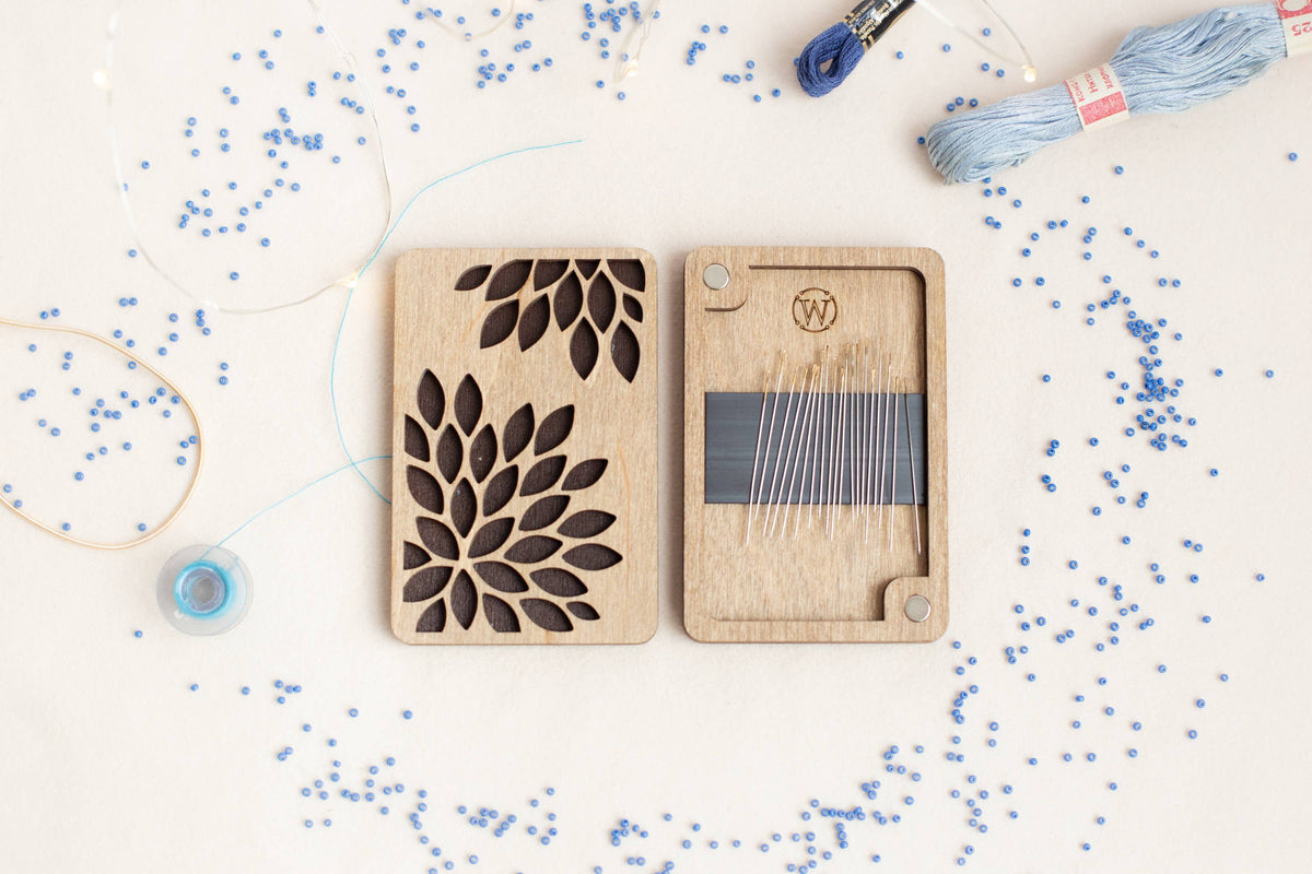 Wooden Magnetic Needle Case - Chrysanthemum
