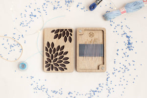 Wooden Magnetic Needle Case - Chrysanthemum
