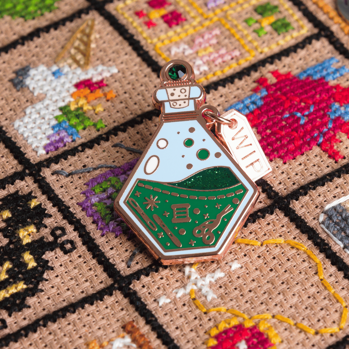 Stitchy Potion Bottle Needle Minder - Green