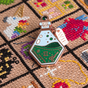 Stitchy Potion Bottle Needle Minder - Green