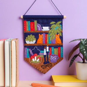 Book Lover Pennant Felt Craft Kit