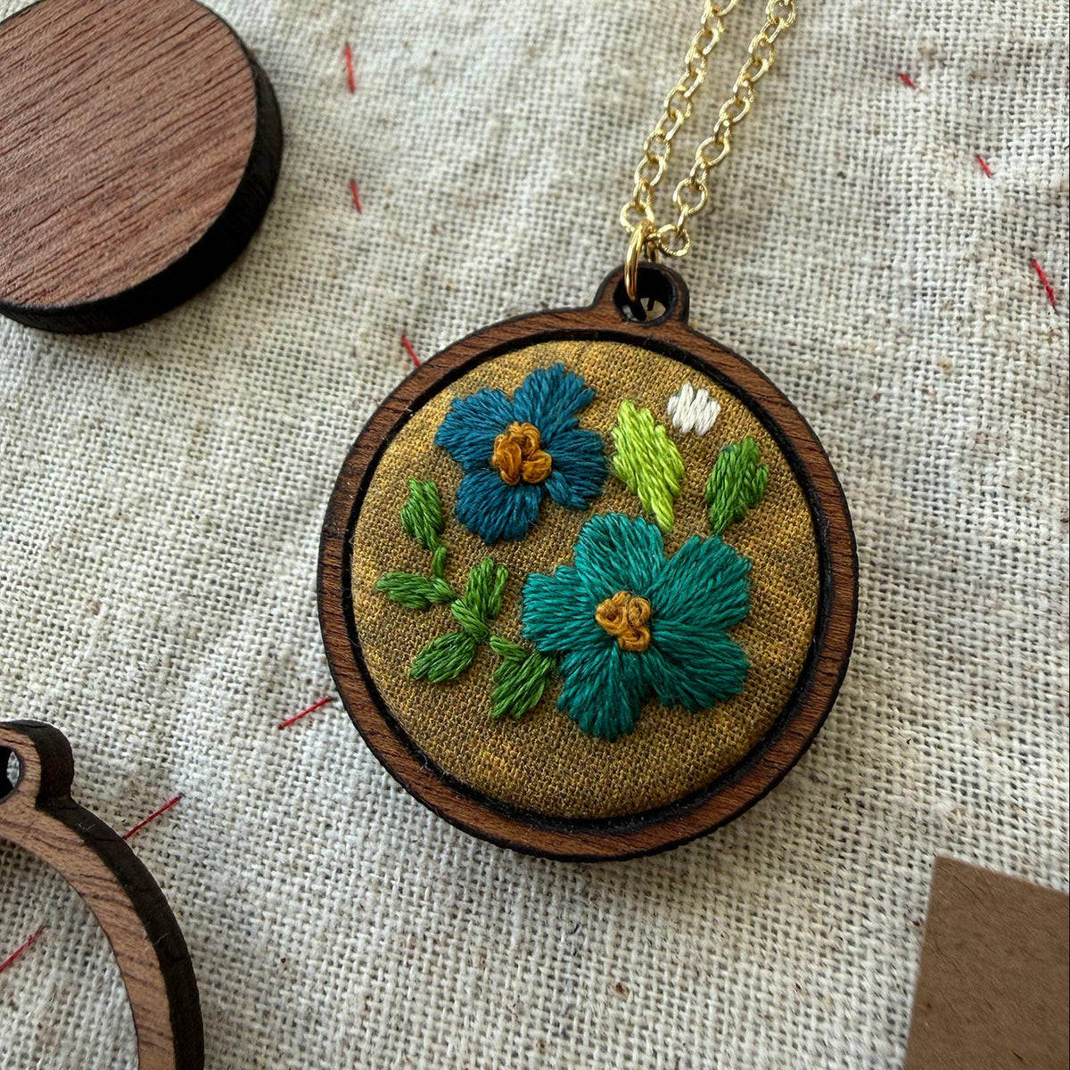 Hand Embroidery Necklace Kit - Round Flowers