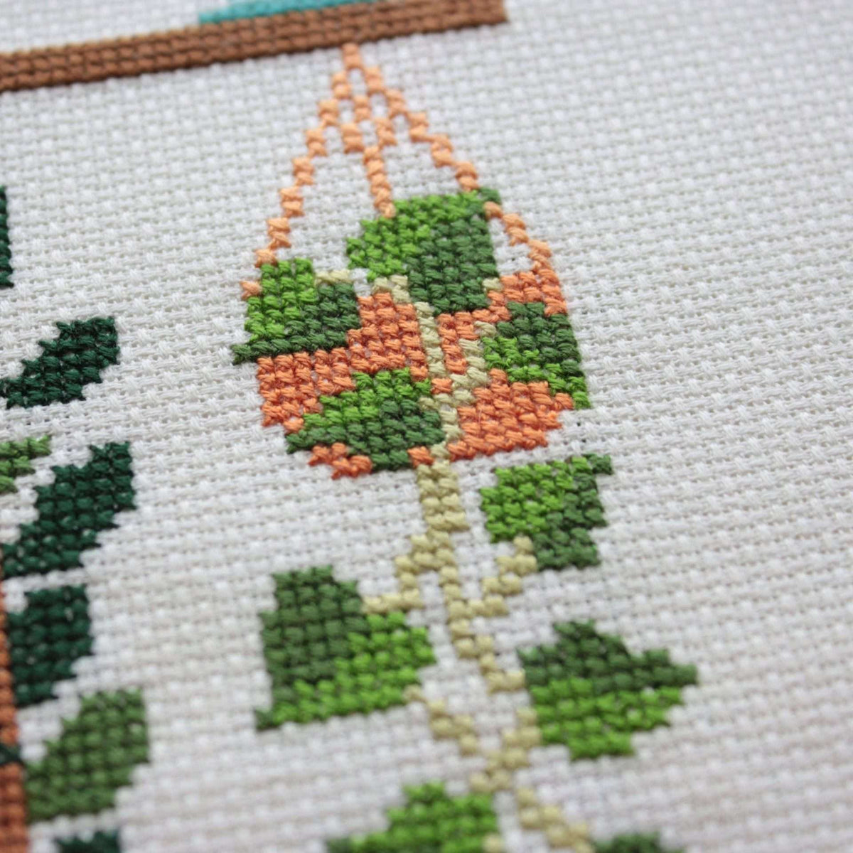 Homey Houseplants V1 Cross Stitch Kit