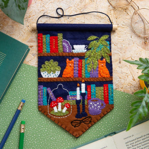 Book Lover Pennant Felt Craft Kit