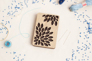 Wooden Magnetic Needle Case - Chrysanthemum