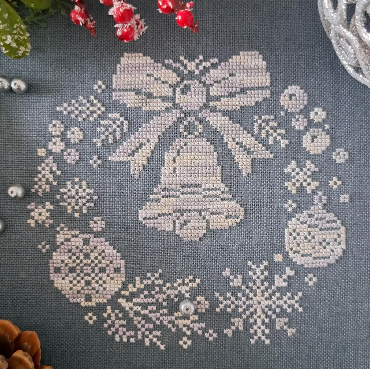 Christmas Wreath Cross Stitch Pattern