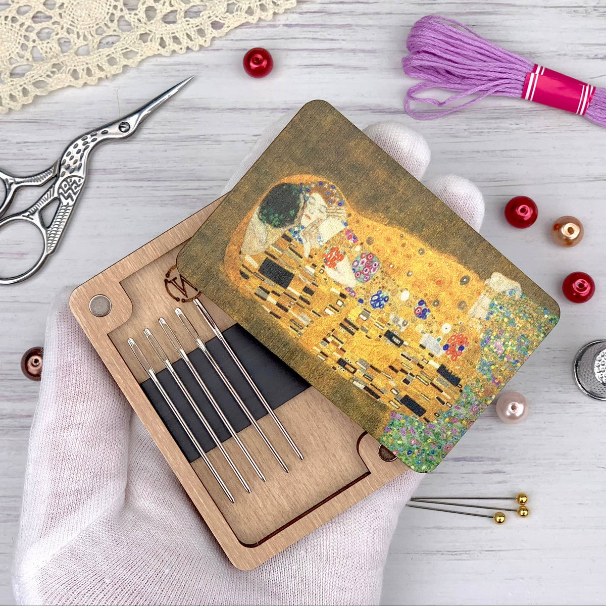 Wooden Magnetic Needle Case - Gustav Klimt