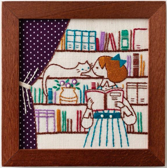 Hand Embroidery Kit - Everyday Life With Cats: Bookshelf