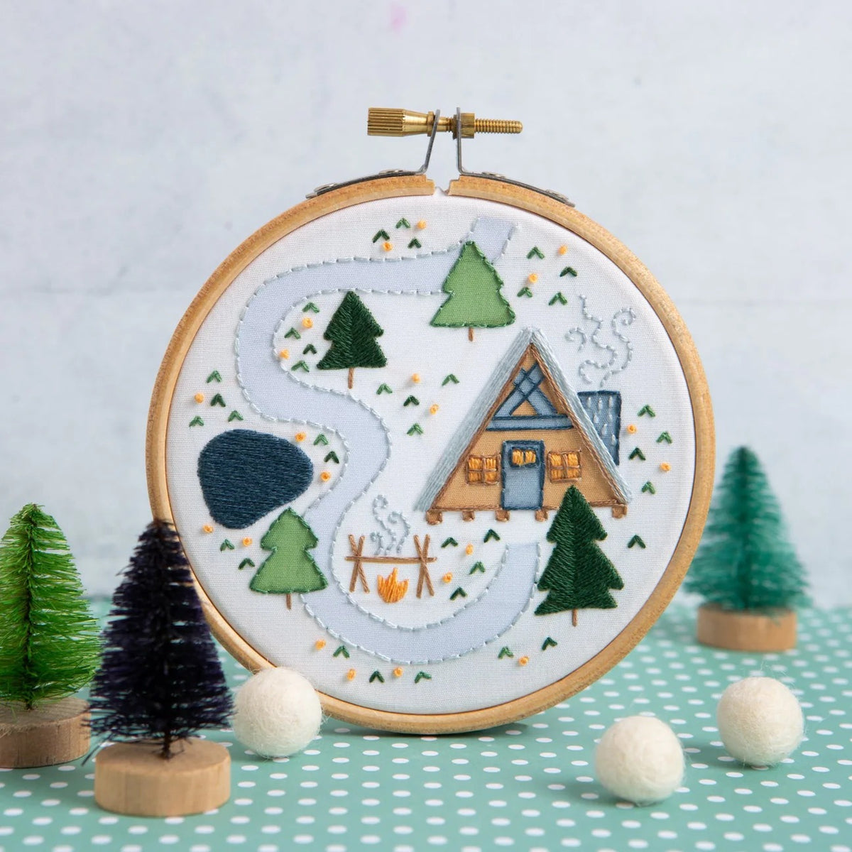 Mini Hand Embroidery Kit - Log Cabin
