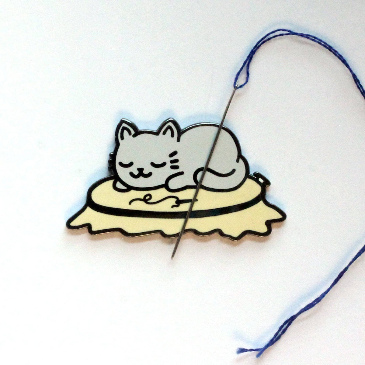 Sleepy Kitty Needle Minder