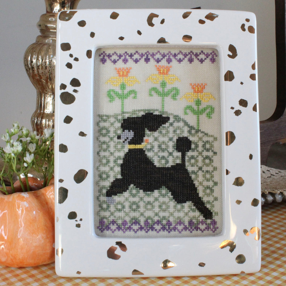 Dogs in the Garden Cross Stitch Pattern - Frolicking in the Daffidils