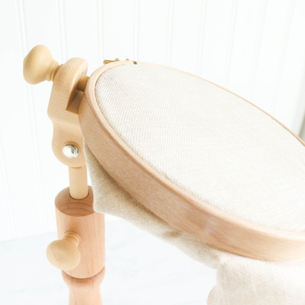 Adjustable Embroidery Hoop Seat Stand