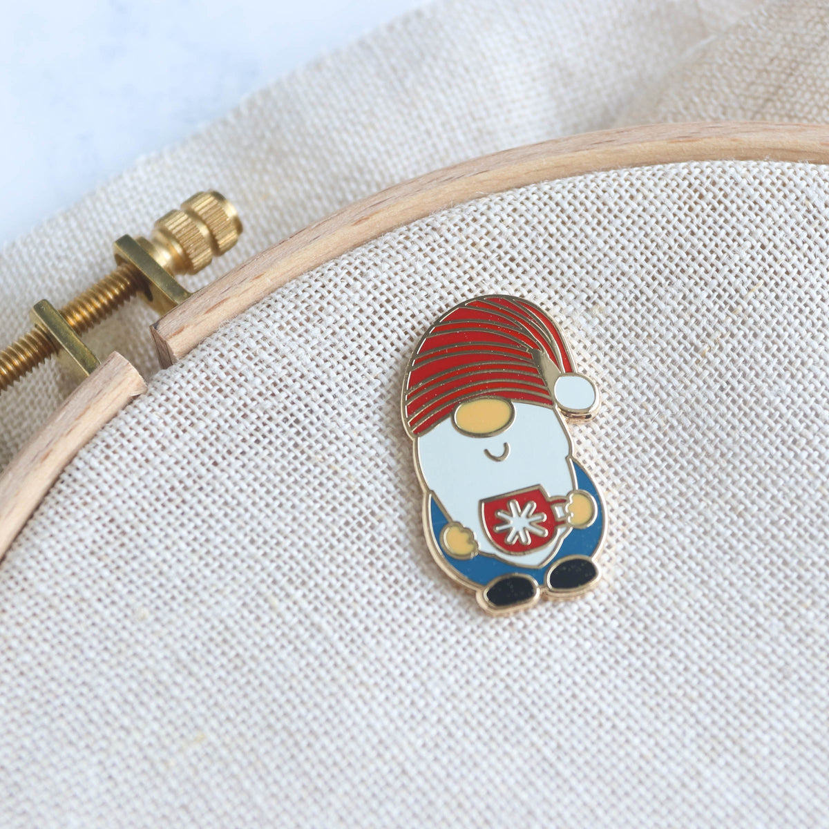 Happy Gnome Magnetic Needle Minder