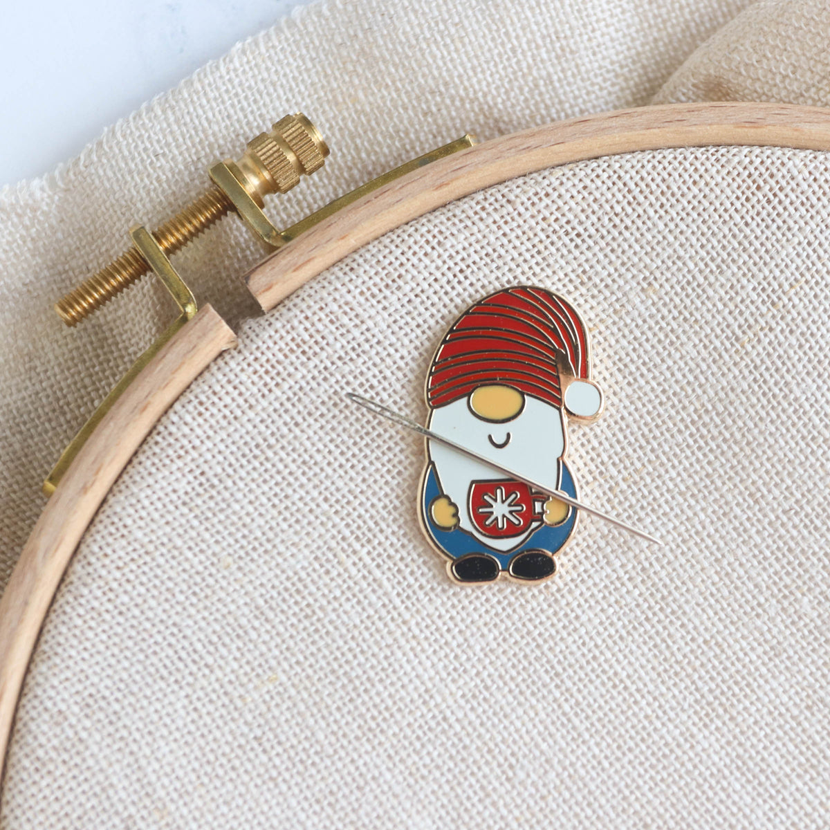 Happy Gnome Magnetic Needle Minder