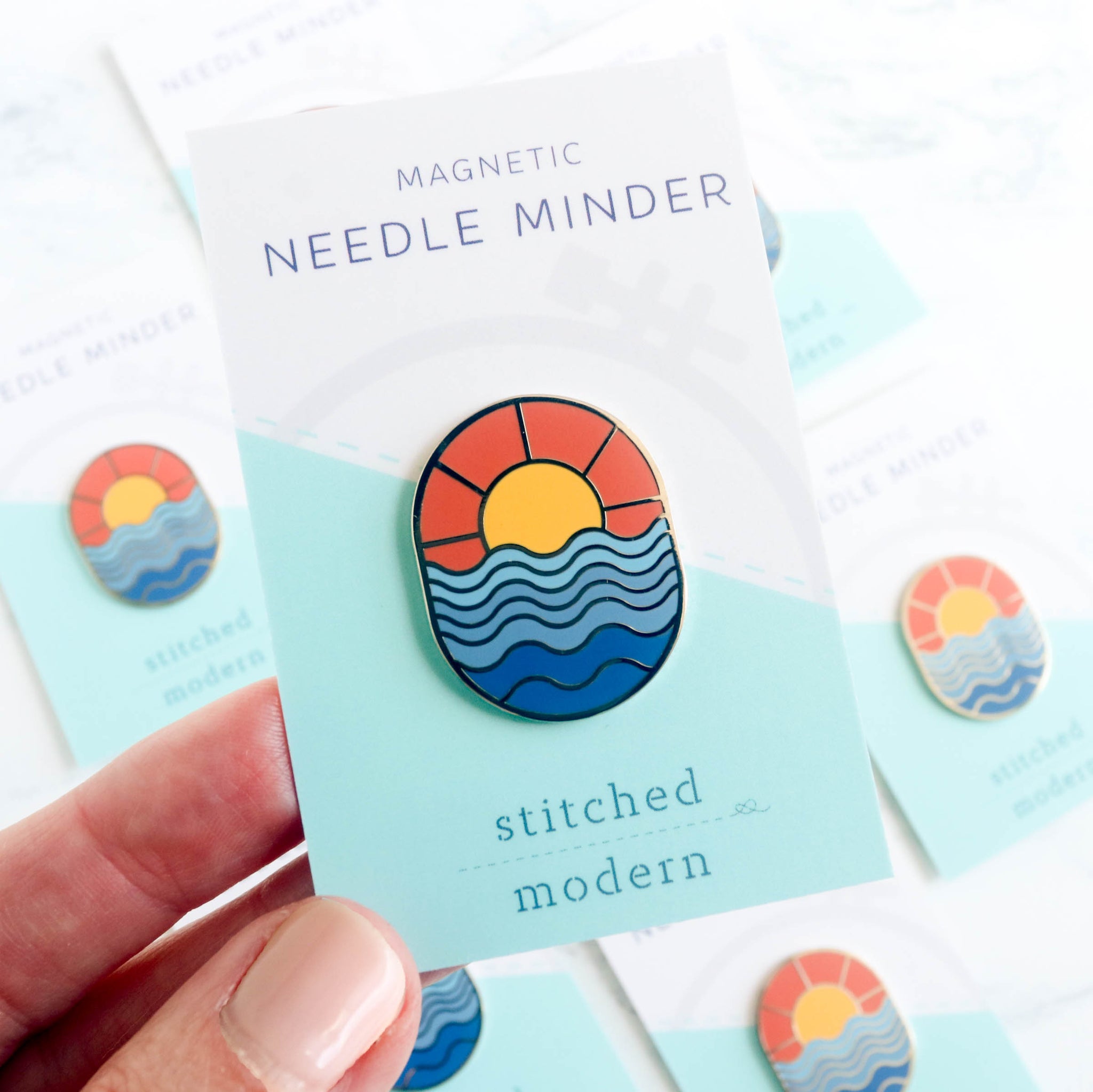 Sunset Waves Magnetic Needle Minder - Stitched Modern