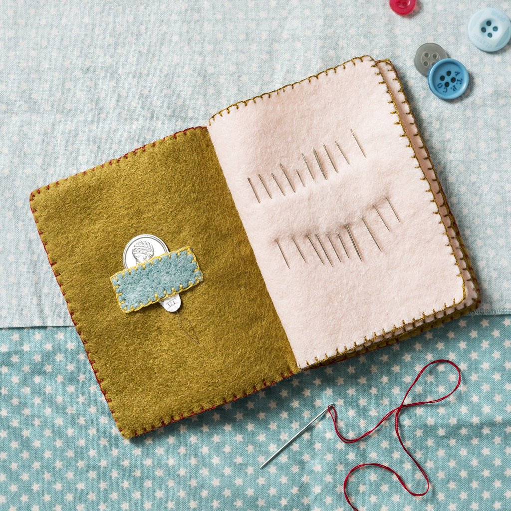 How to Make a Felt Needle Case Tutorial: Easy and Cute