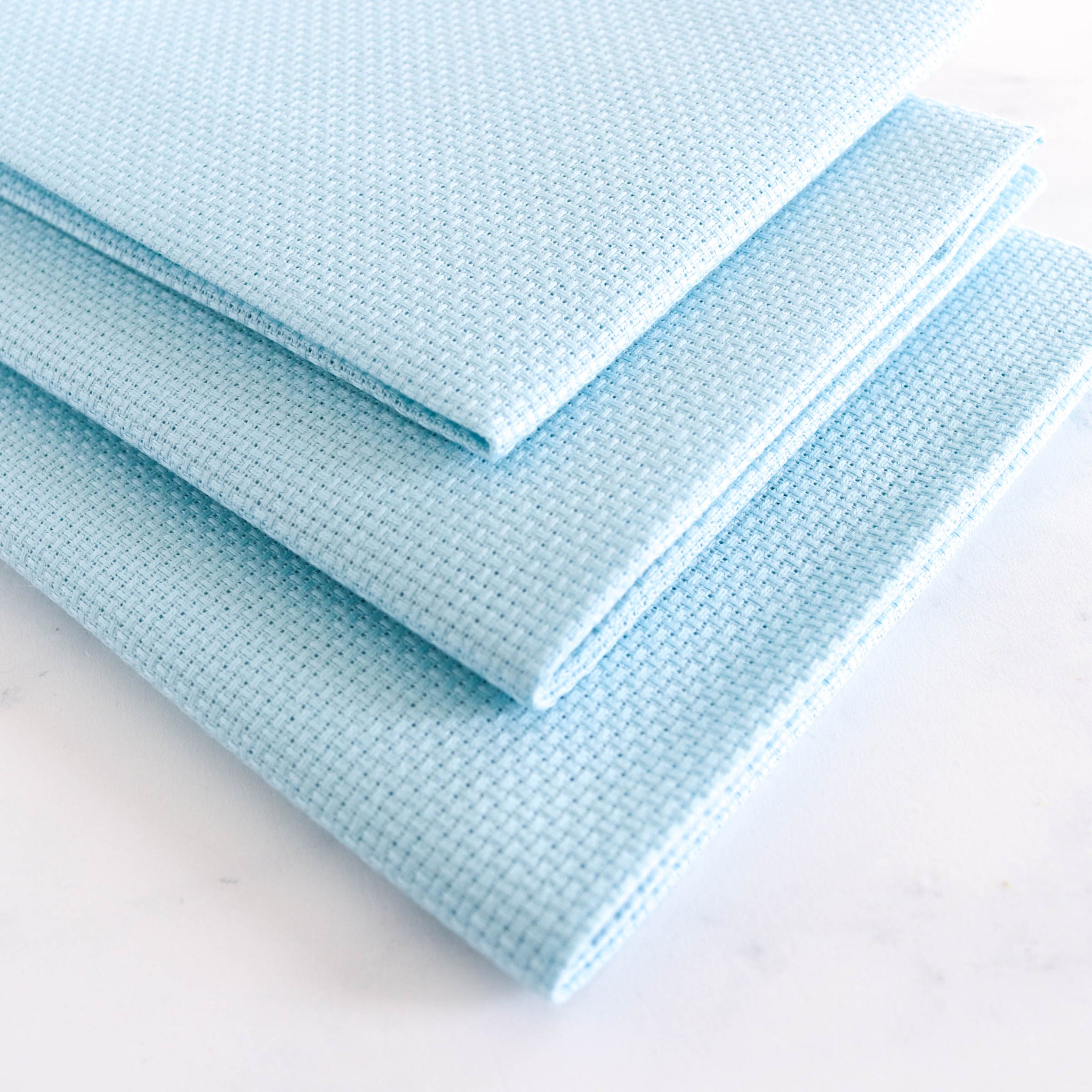 Zweigart Toile Aida 14 fils Crème (264), tissu pour point de croix, tissu à l'aiguille (50 x 150 cm Zweigart Toile Aida 14 fils Crème (264), tissu pour point de croix, tissu à l'aiguille (50 x 150 cm