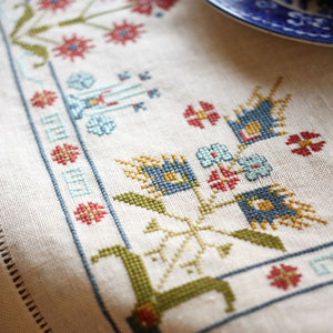 Best Cross-Stitch Fabrics for Needlework –