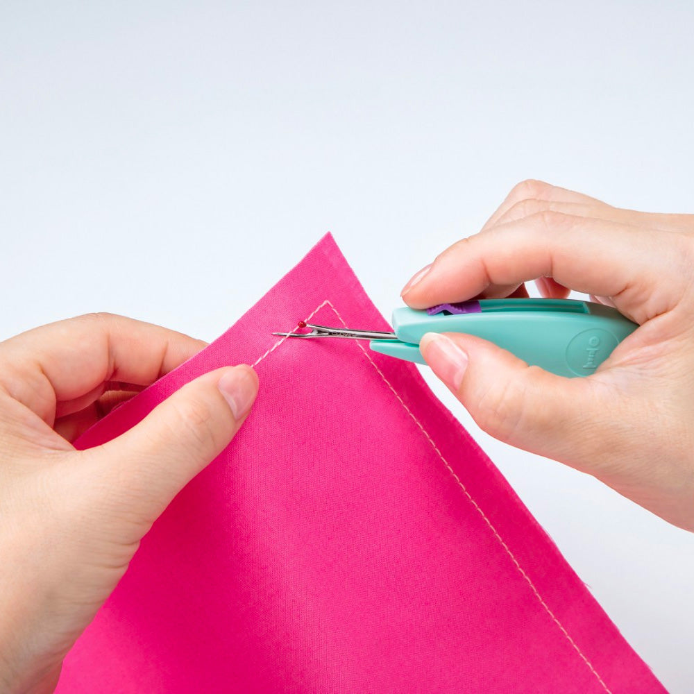 Retractable Seam Ripper and Thread Cutter - Stitched Modern