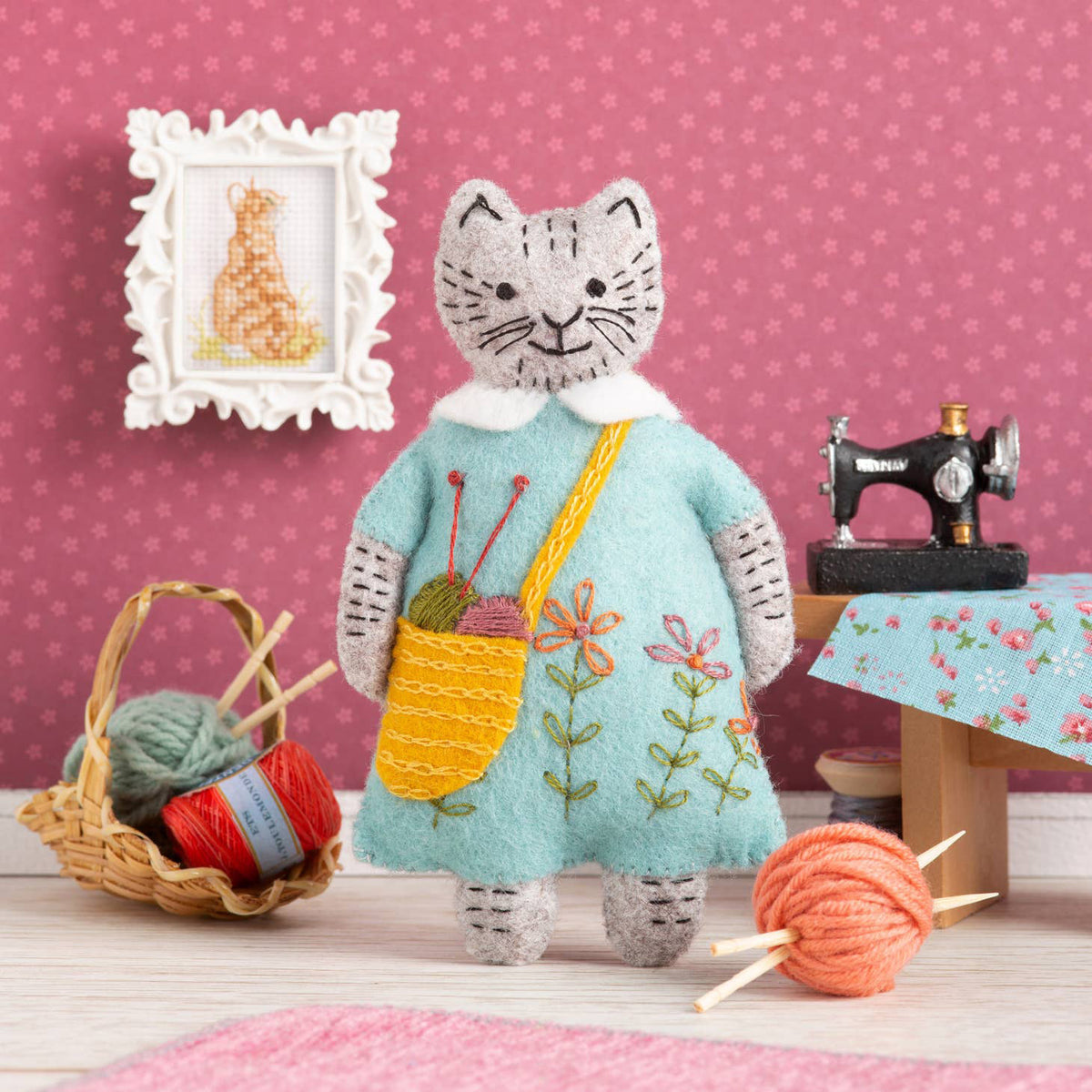Felt Craft Mini Kit - Mrs. Cat Loves Knitting