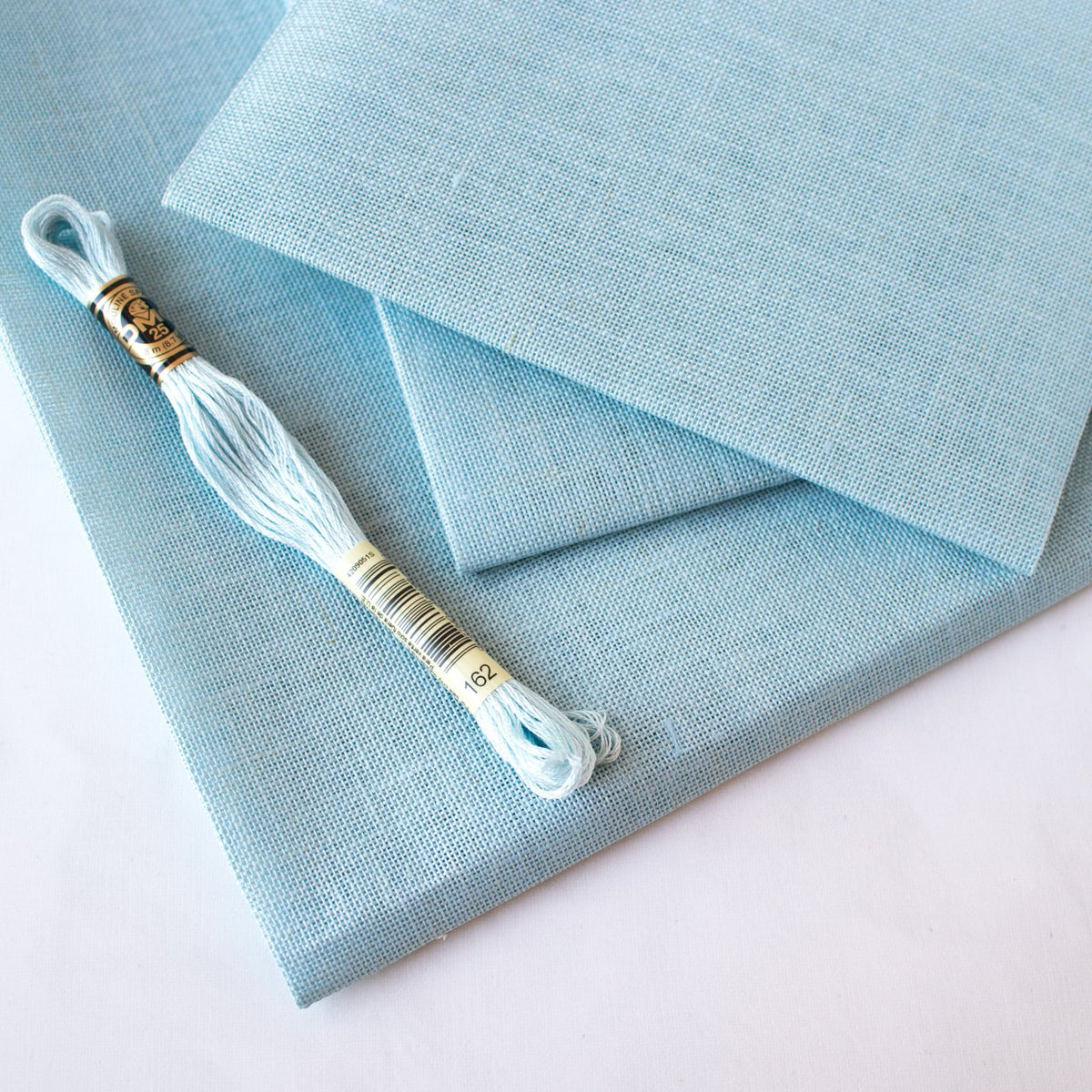Touch of Blue Linen Fabric - 28 count
