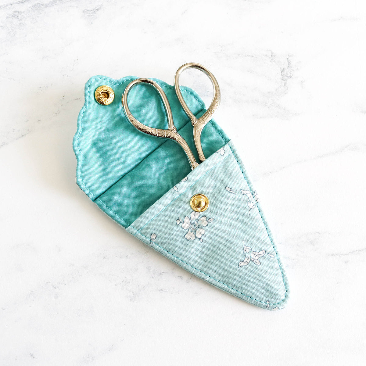 Liberty of London Embroidery Scissors and Sheath - Field Rose-Stitched Modern