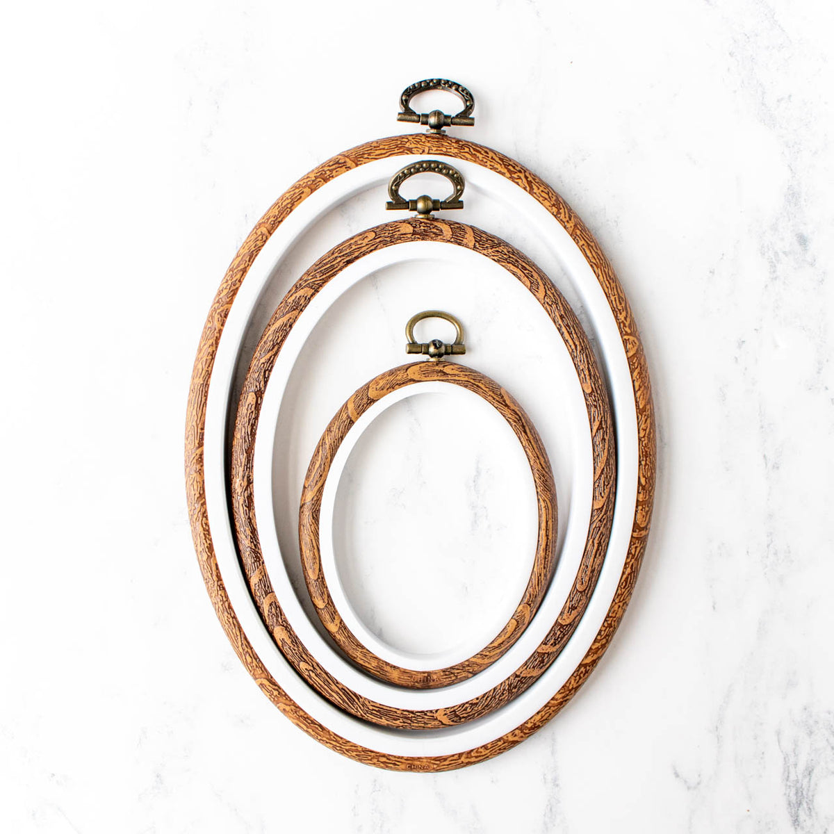 Faux Wood Flexible Embroidery Hoop - Oval