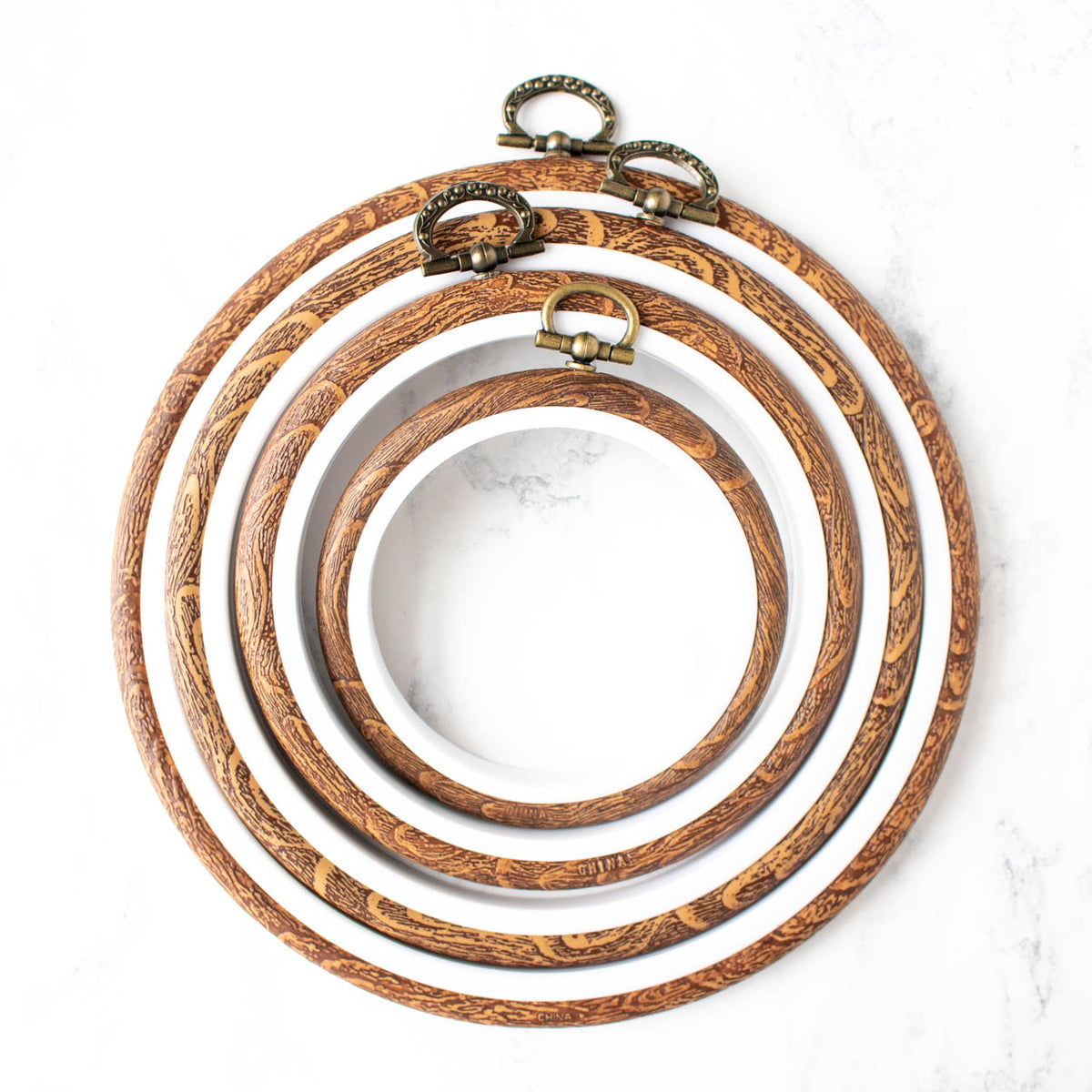 Faux Wood Flexible Embroidery Hoop - Round