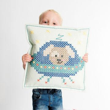 Cross stitch felt pillow cushion kit rico design dog in space spaceship puppy