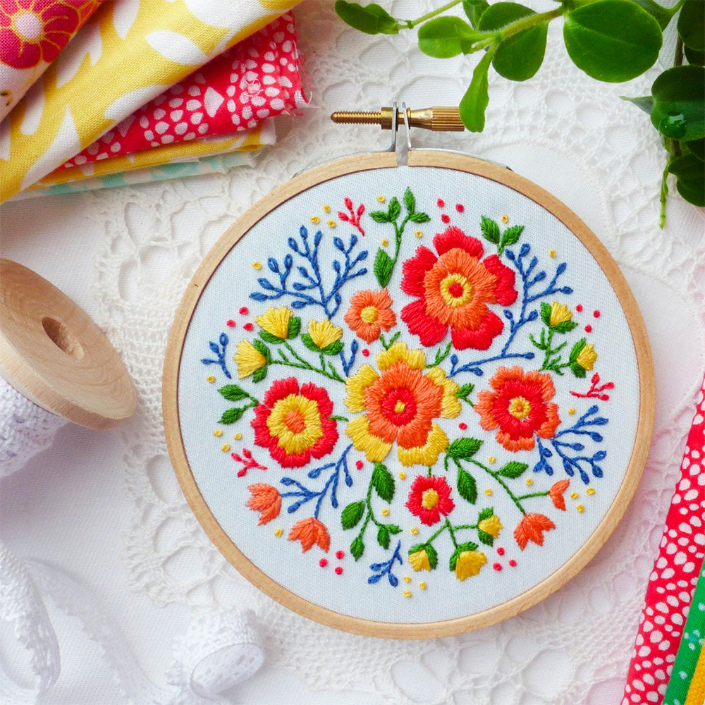 Bouquet Embroidery Kit, Spring Floral Embroidery for Beginners