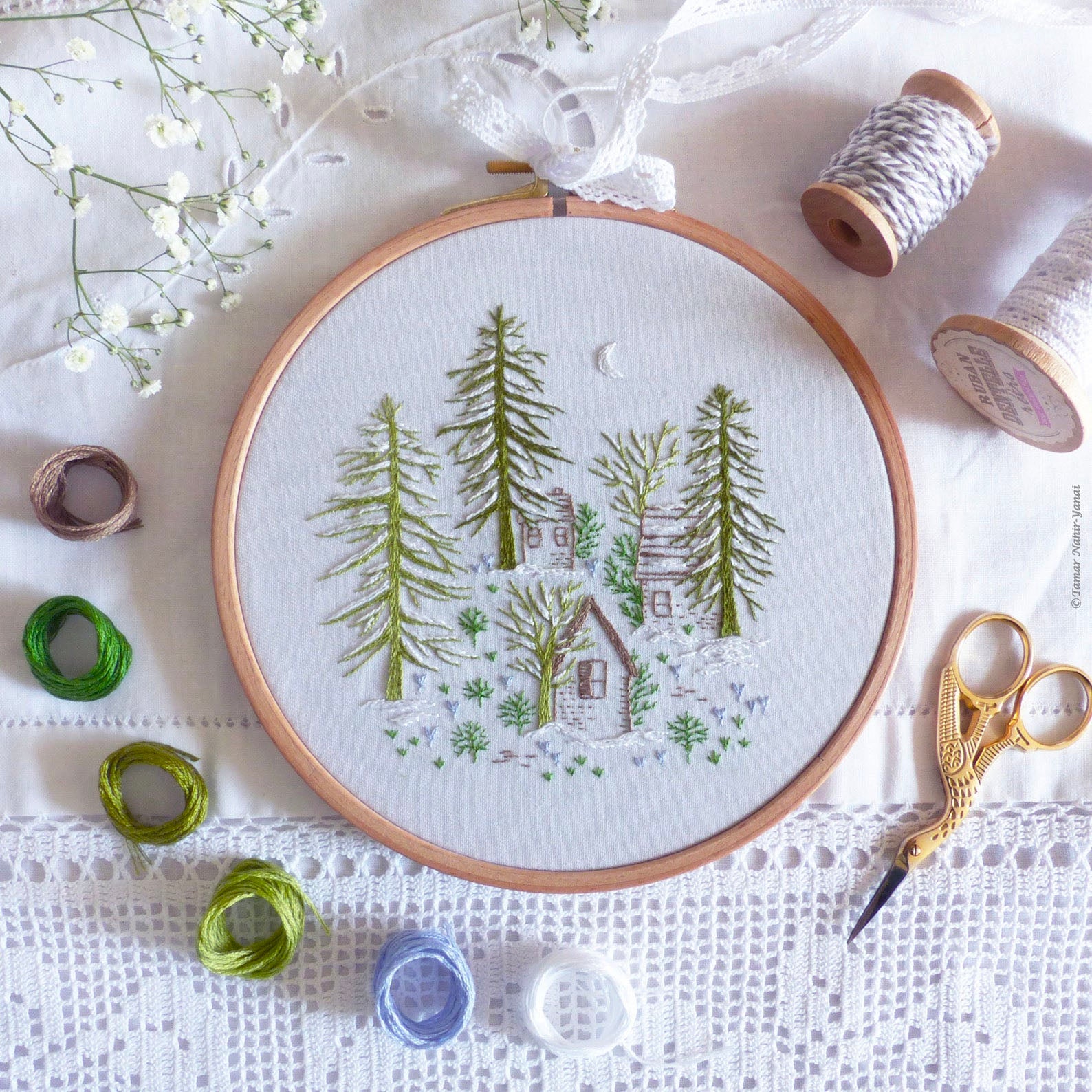 Christmas Forest - 4 embroidery kit – Tamar Nahir-Yanai