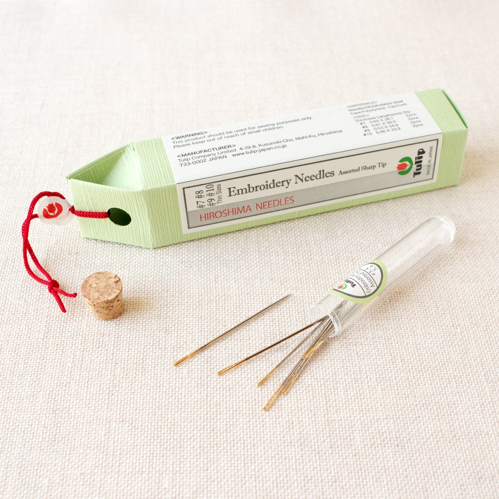 Plastic embroidery needle for children